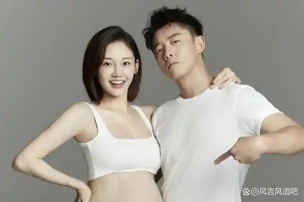 曝郑恺苗苗生三胎,孩子出生日期脚印曝光,3年生仨被指生育机器