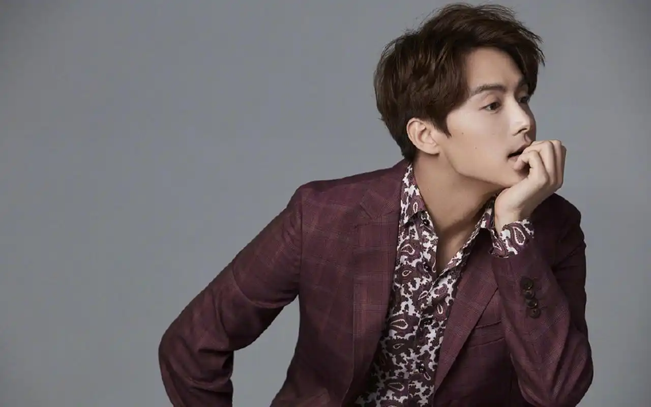 马天宇帅气有型西装写真图片桌面壁纸