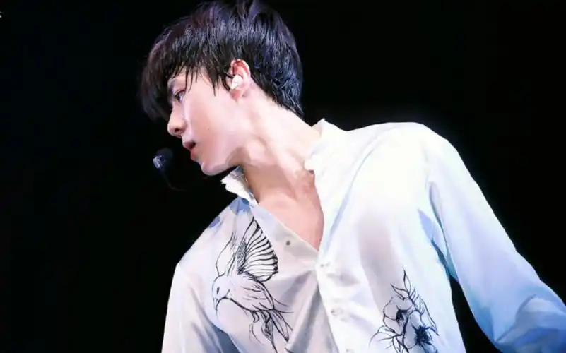 【吴世勋】黑色束腰