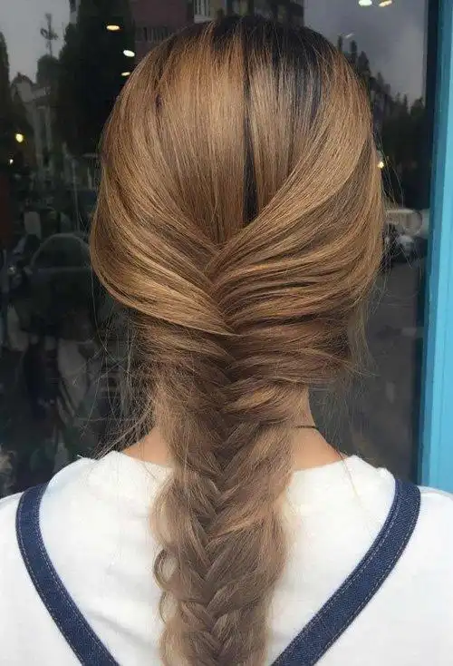 复古风情尽显鱼尾辫编发 唯美漂亮女生编发打造