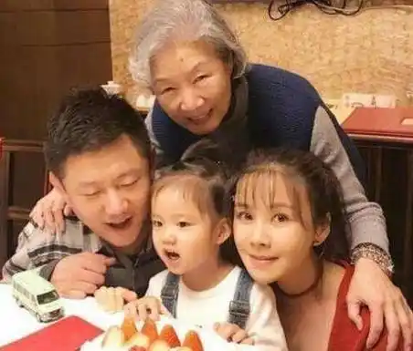 优秀演员吕中儿子导演儿媳影后不算啥女儿身份才是真厉害