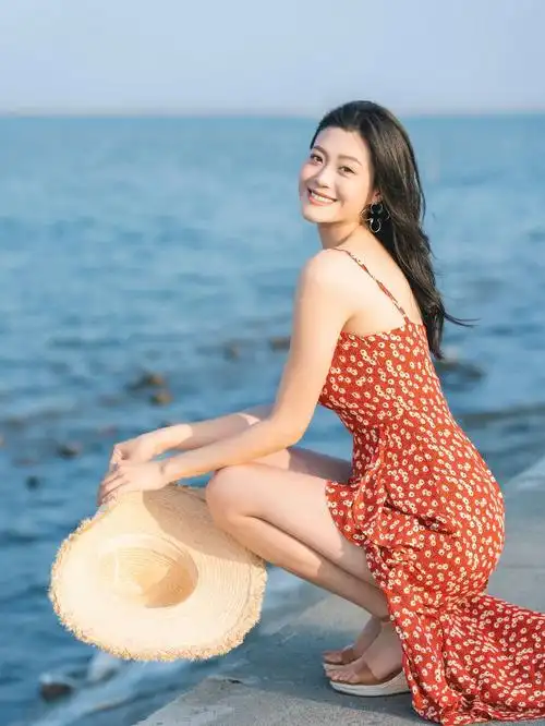 12个全身照拍照姿势,这样拍,全身照又高又瘦又漂亮