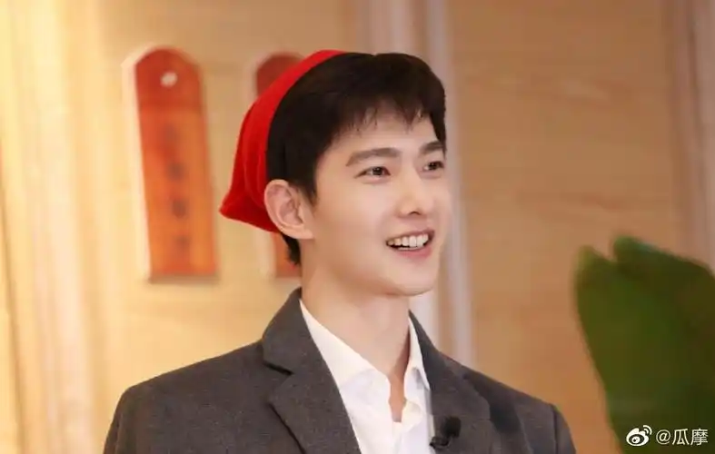 导演还是那个导演,固定嘉宾少了周深和郎朗,多了汪苏泷,宋小宝和杨洋