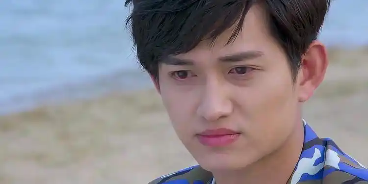 麻辣变形计:女追男隔层纱 美女表白马可被拒