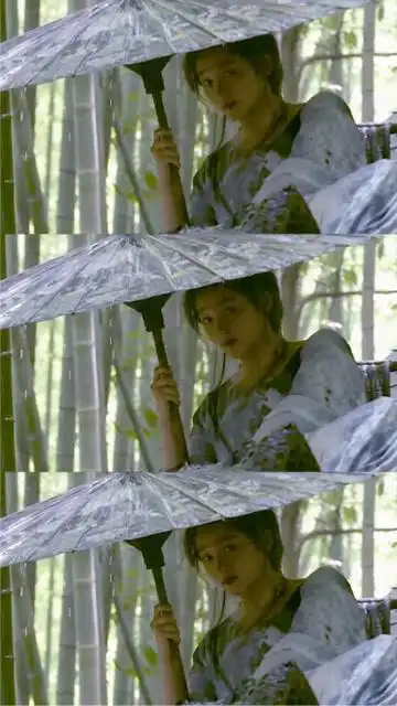 关晓彤雨中撑伞的镜头真的绝美