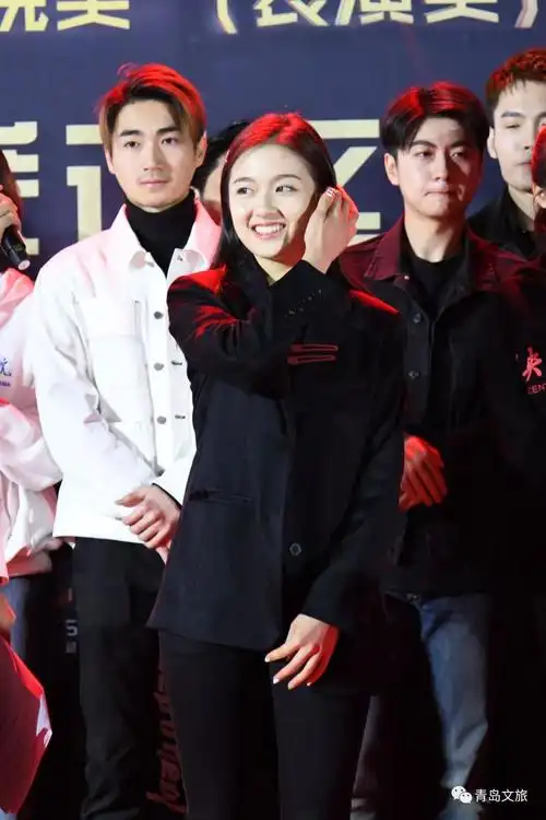 李兰迪霍尊于月仙李强,侯岩松,吕毅青岛市话剧院英国蓝点剧团日本鸟兽