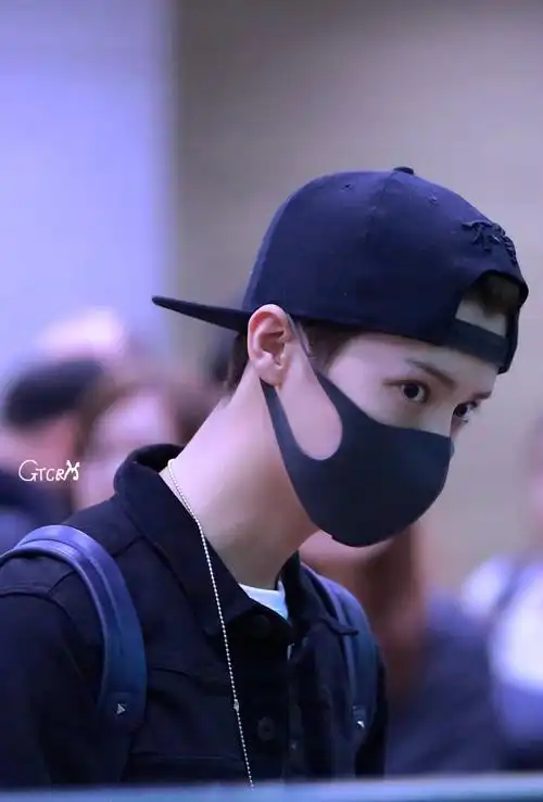 鹿晗韩国仁川北京机场