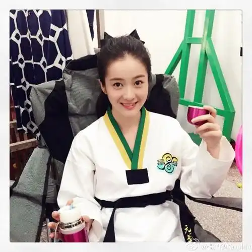 说起雪迎,我第一次见到她应该是《旋风少女》的少女宗师李恩秀,当时一