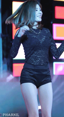 权侑莉-----扭给你好看