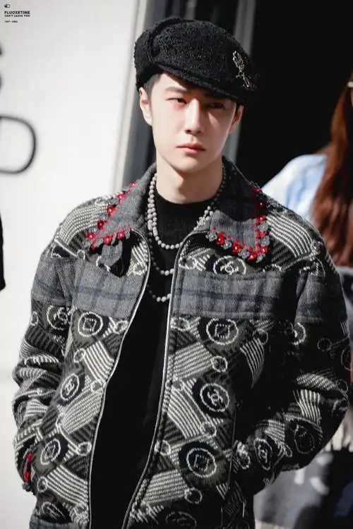 王一博巴黎时装周##王一博报童帽造型##王一博香奈儿品牌形象大