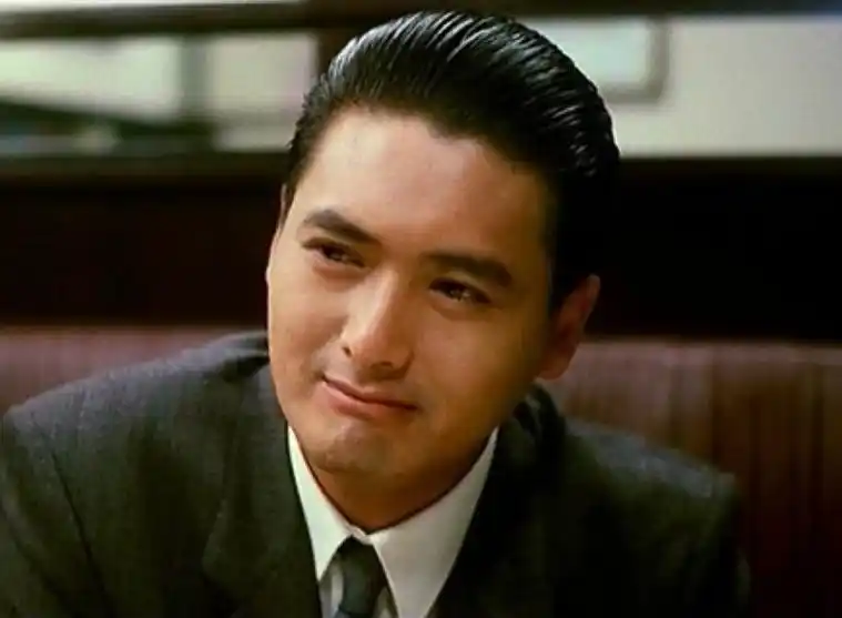 周润发的经典大背头,纵观整个影坛,只有这2个人能与他一较高下