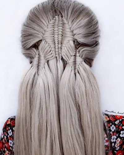 想要优雅的淑女一把那就选择一款韩式编发盘发发型吧