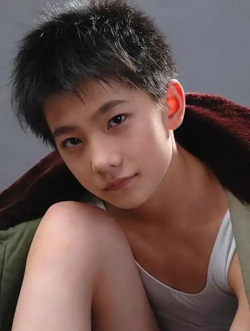 杨洋12岁上军艺舞蹈系非表演本科学历20周年聚会全班就他走红