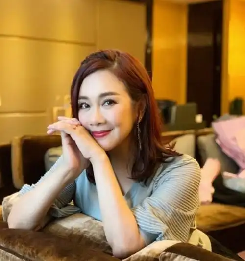 近来内地疫情持续,而长居在内地的香港艺人陈松伶就拍片教大家几个小