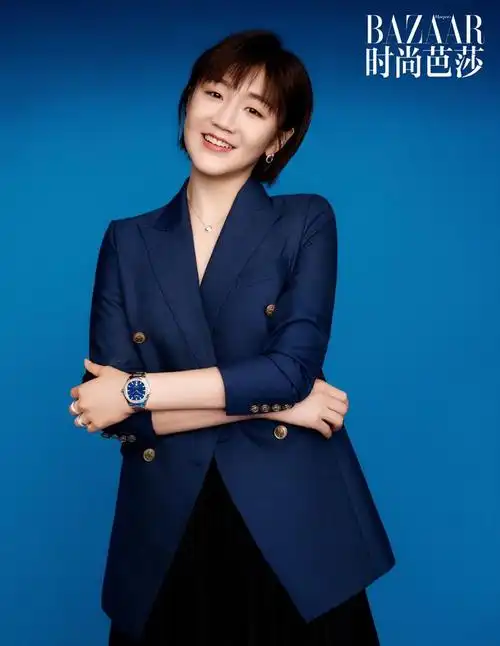 陈梦拍时尚大片气质优雅大方 网友:女总裁范