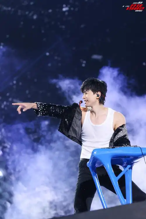 #张杰未live巡回演唱会##张杰未live开往1982巡回演唱会#