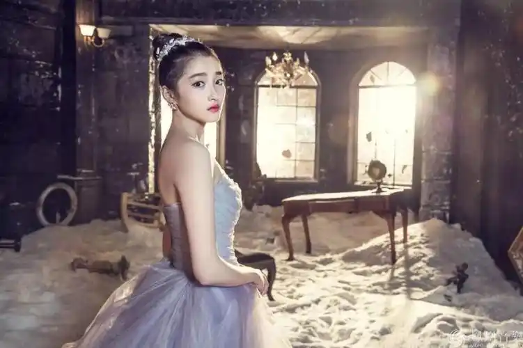 "格格"也成为关晓彤自嘲的一个梗.