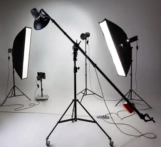 摄影棚设备,大型摄影棚与照明设备.