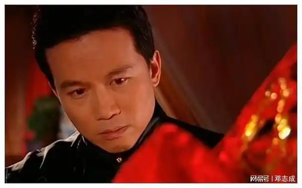 掌掴同行的妈,校霸的爸和持枪的他,明星夫妻狄莺孙鹏要离婚了!