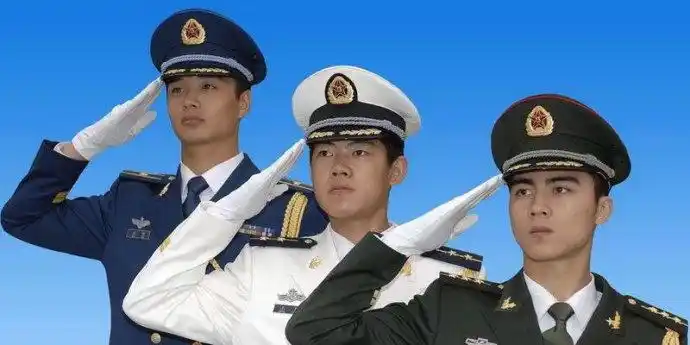 请问中国军礼和美国军礼有什么区别?