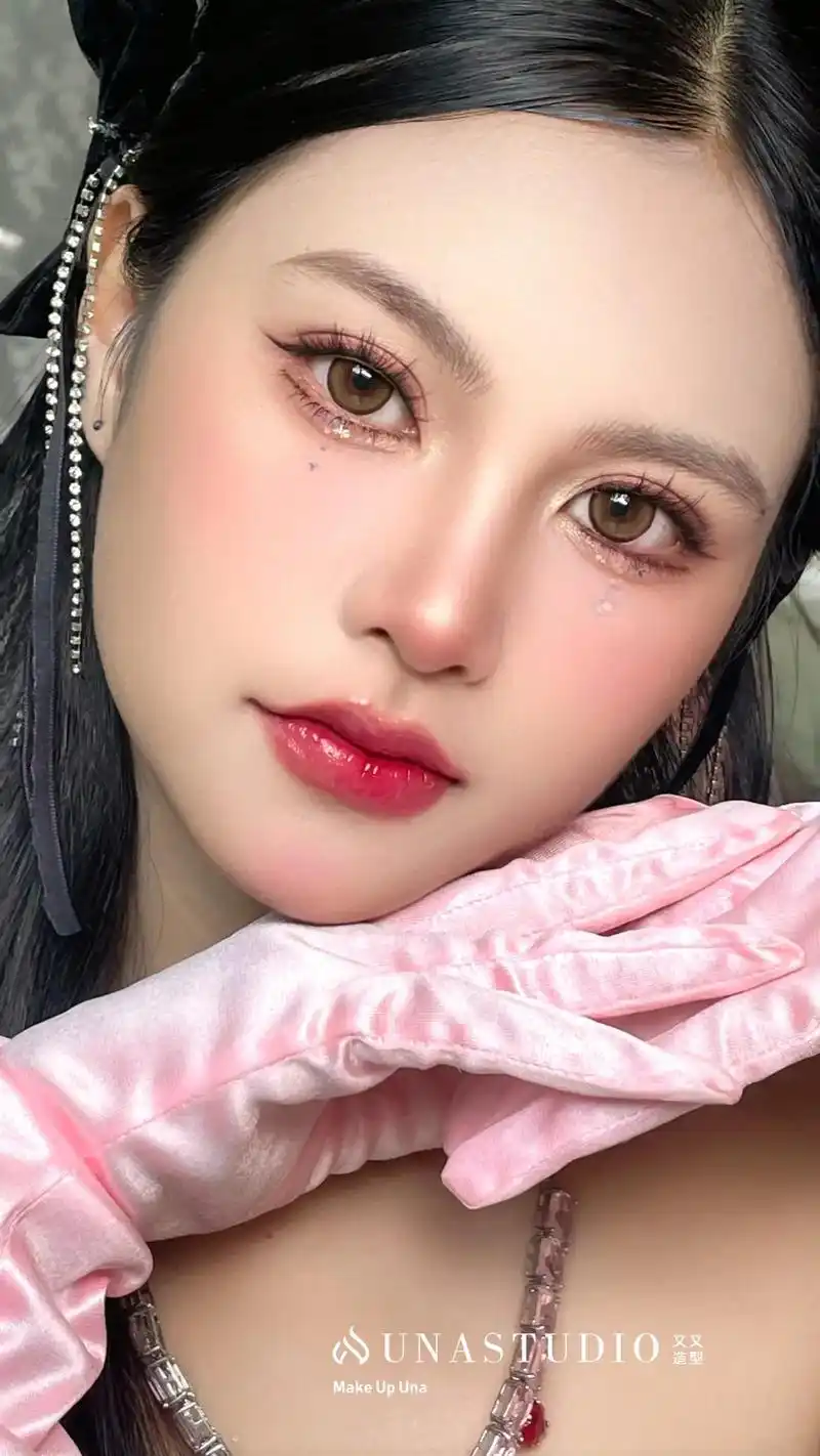 给姐妹们找到一款超好看又平价的高光#修容 #高光 - 抖音