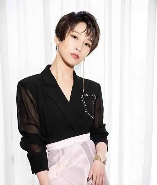 谢楠:嫁给吴京之后经常哭,究竟是为何?_生活_家庭_工作