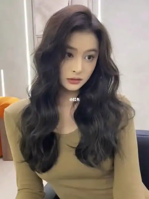 中长发慵懒风法式烫发超显发量慵懒气垫烫