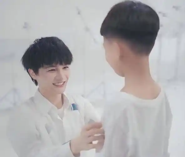 周深,好像背负了太多太多,从红蜻蜓看光环之下_祝福_高考_学子