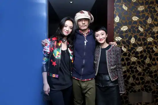 周迅与窦靖童竟有忘年交她的朋友圈关系十分微妙