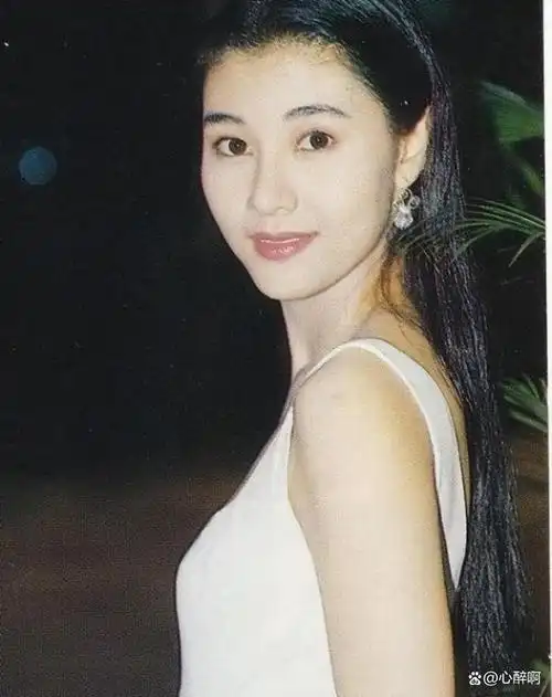 这一次,躺在病危重症室的李嘉欣,让我们明白了什么叫"现世报"