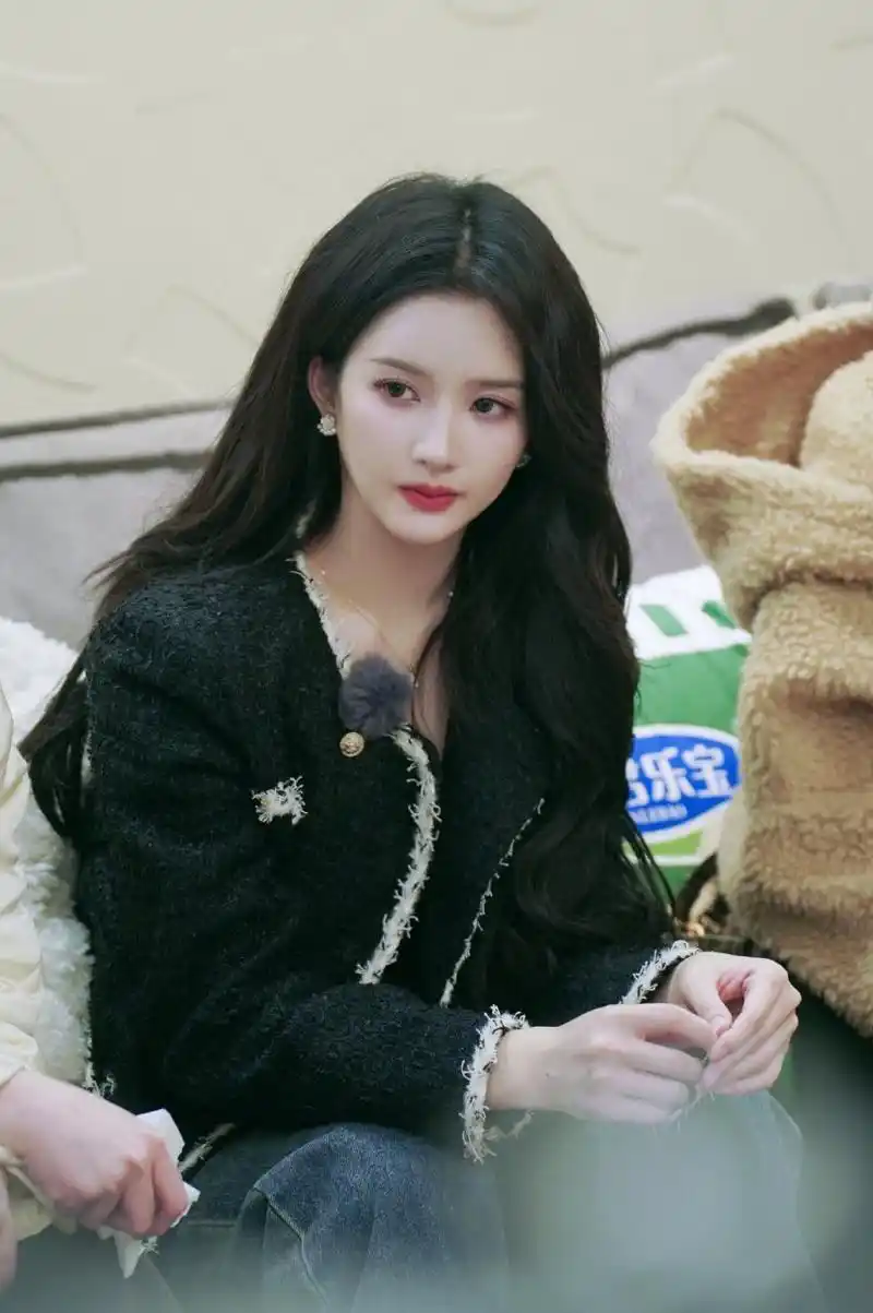 刘些宁高清壁纸头像(十二)[庆祝]