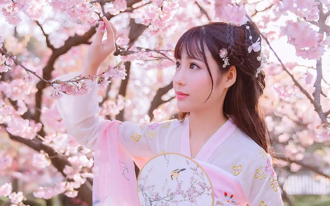 唯美古风少女粉色汉服高清壁纸