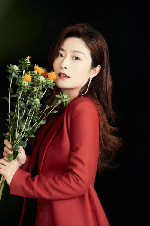 回顾徐百慧女知青专业户出道18年0绯闻38岁未婚未育很幸福