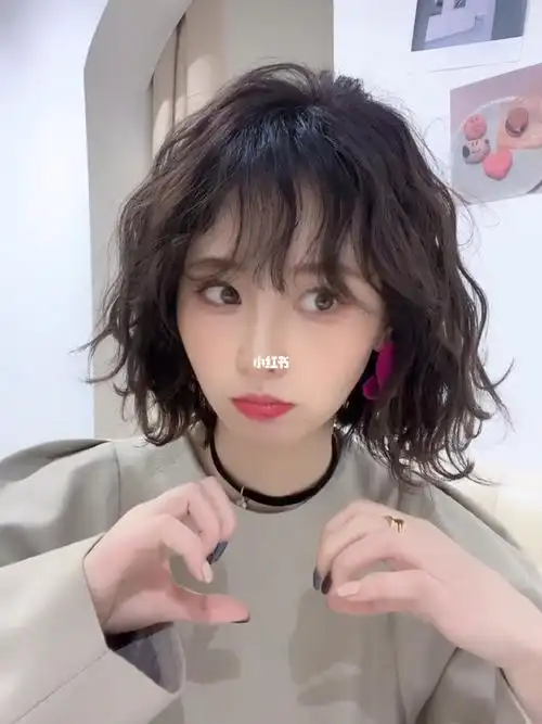 中短发蛋卷头圆脸女生必备75蓬松显发量