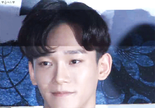 眨眼中分闪光灯chengif动图_动态图_表情包下载_soogif