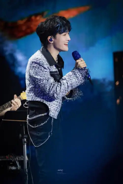 周深太湖湾音乐节