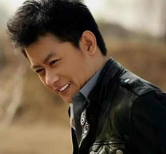 从跑龙套到著名演员,42岁的李健,终于翻身了