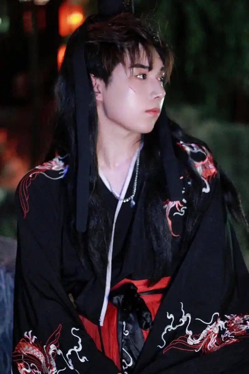 汉服 #古风 #古装 #洛邑古城 #剑客 "知我者谓我心忧 - 抖音