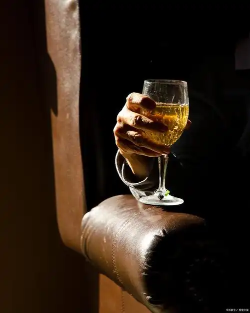 喝醉了才会伤害健康?调查发现:每天"喝点小酒"才是危害更大的