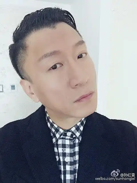 文娱工坊 八卦田 八卦绯闻 帖子  10月30日下午,孙红雷在微博晒出最新