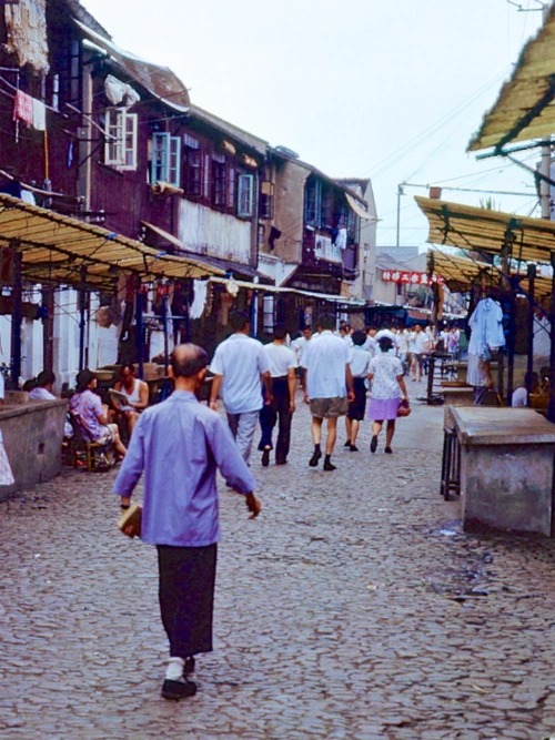 这些老照片真实记录了这座繁华城市昔日的样子,跟随这