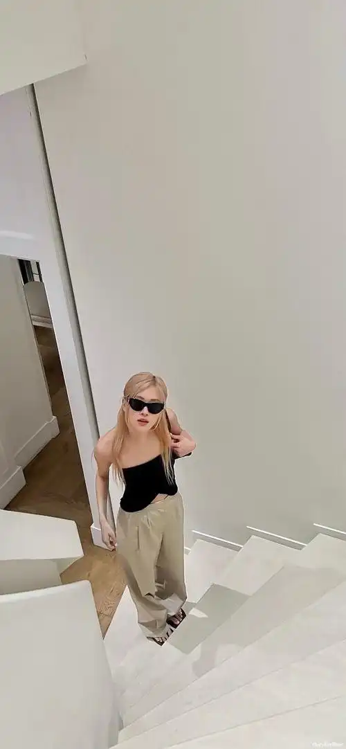 喜欢这种日常随意感的穿搭一整个被拿捏住了!#朴彩英