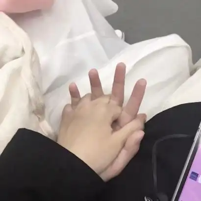 情侣牵手图片头像