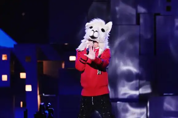 孙楠来了蒙面歌王二十年最具影响力的歌手孙楠现身别克锦标赛啦