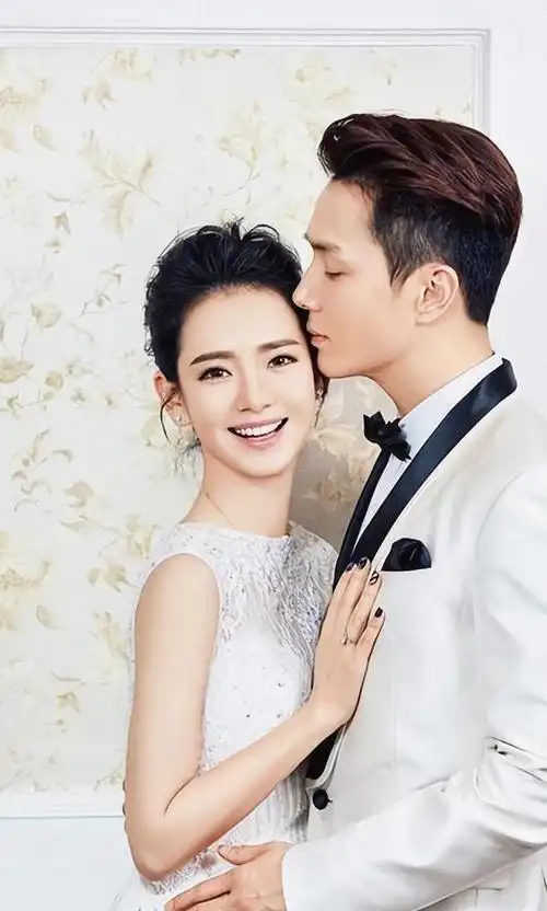 真是磕到我了,戚薇选择50亿抛弃李承铉,这到底是怎么回事?