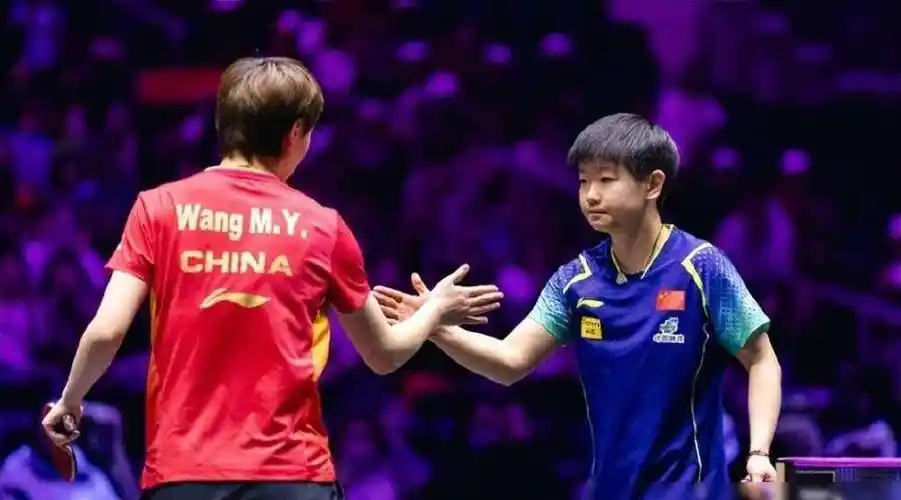 王曼昱失落,梁靖昆严肃,孙颖莎眼中含泪,雨果笑容满面_陈梦_马龙_国乒