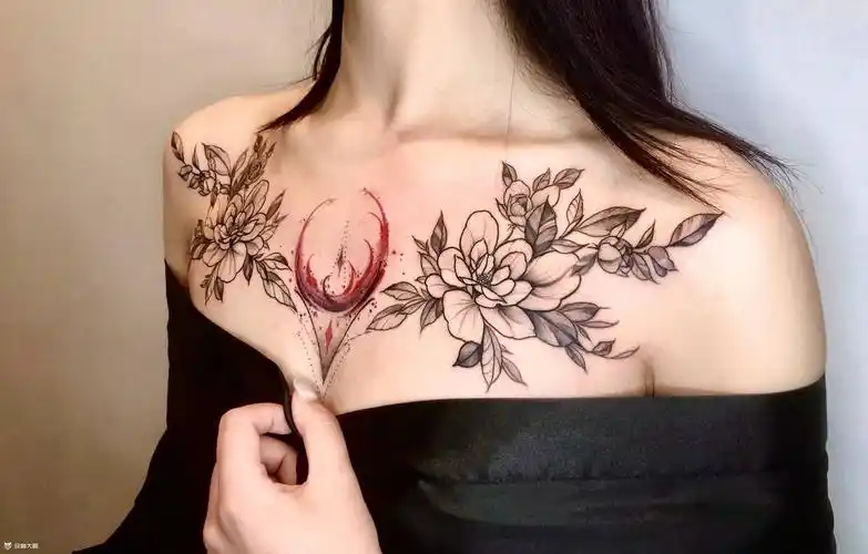 素花胸部纹身图案大全 - 纹身大咖