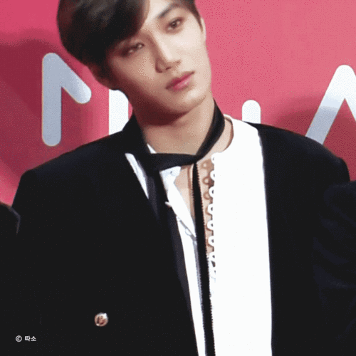 表情管理堪称一绝,这组动图我能夸到明天_金钟仁