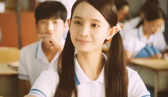 米热,何瑞贤等搭档,在剧中饰演女主角聂倾城同父异母的姐妹聂倾心,在