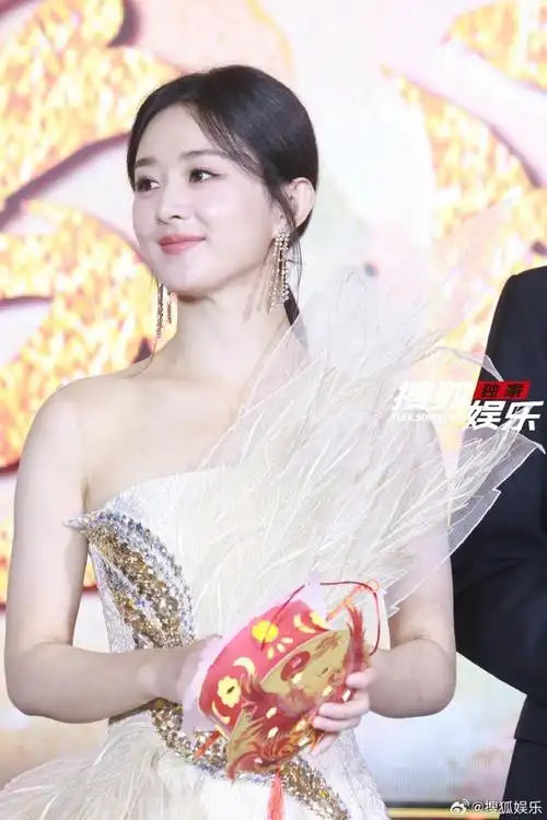 赵丽颖羽纱仙子裙##赵丽颖发布会路透##与凤行 榴莲飘飘的仙侠风#与